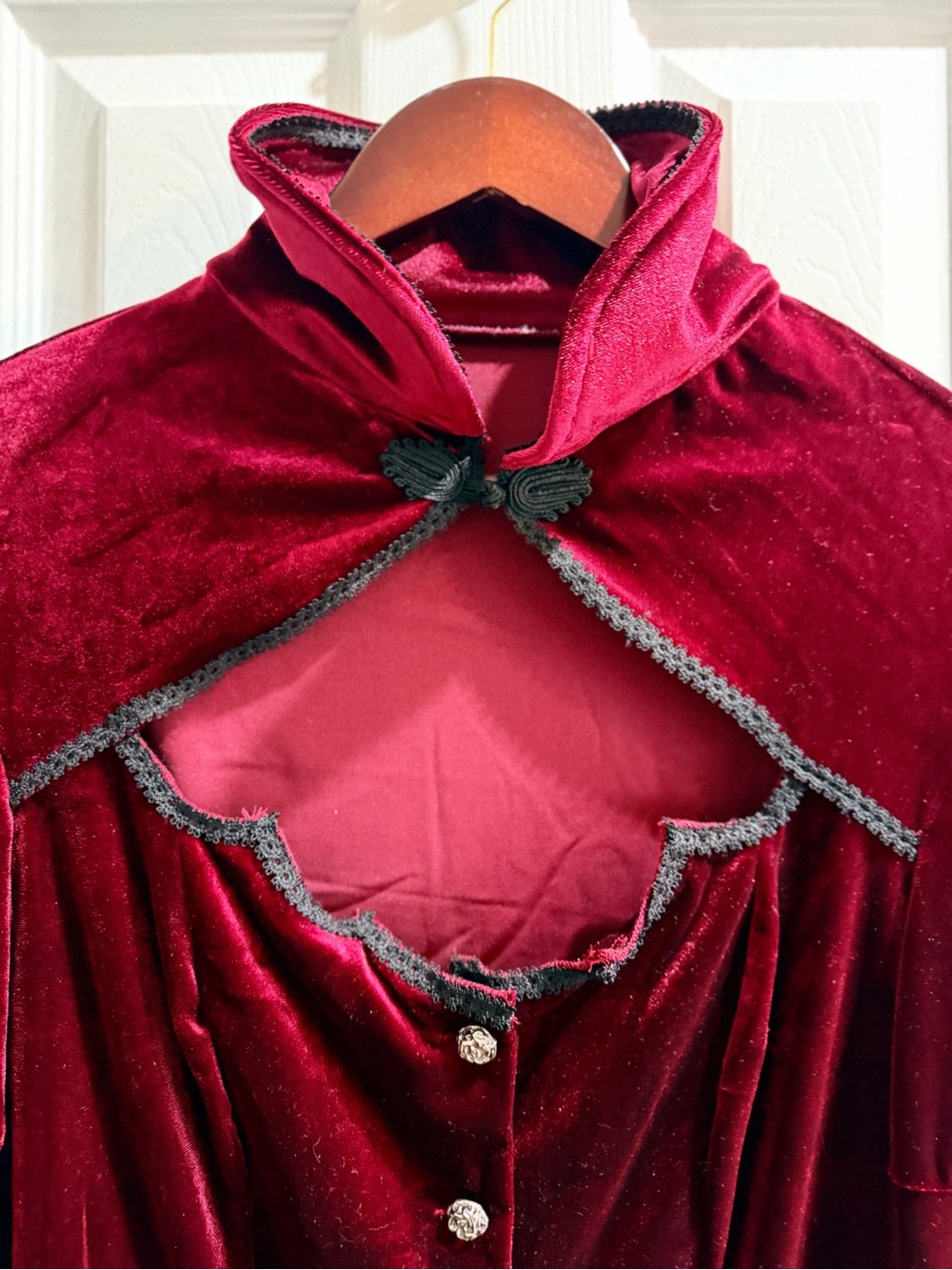 ROMWE Goth Stand Up Collar Burgundy Cutout Blouse w/Flair Sleeves & Lace Trim XL - Picture 9 of 10